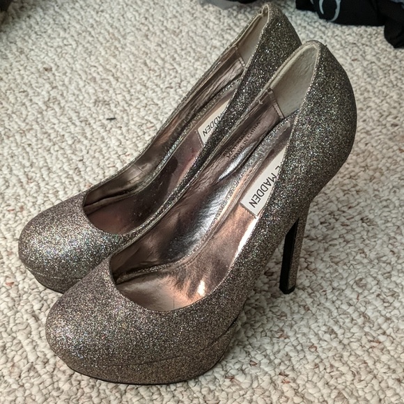 Steve Madden Shoes - Steve Madden sparkle pumps